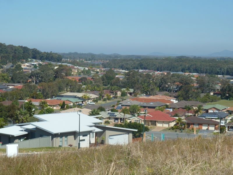 11 Manara Crescent, Forster NSW 2428