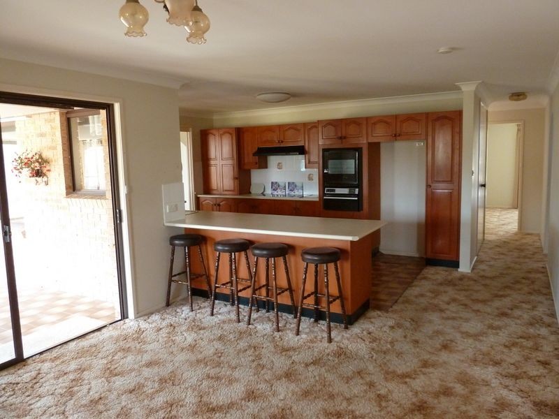 9 Friendship Key, Forster NSW 2428