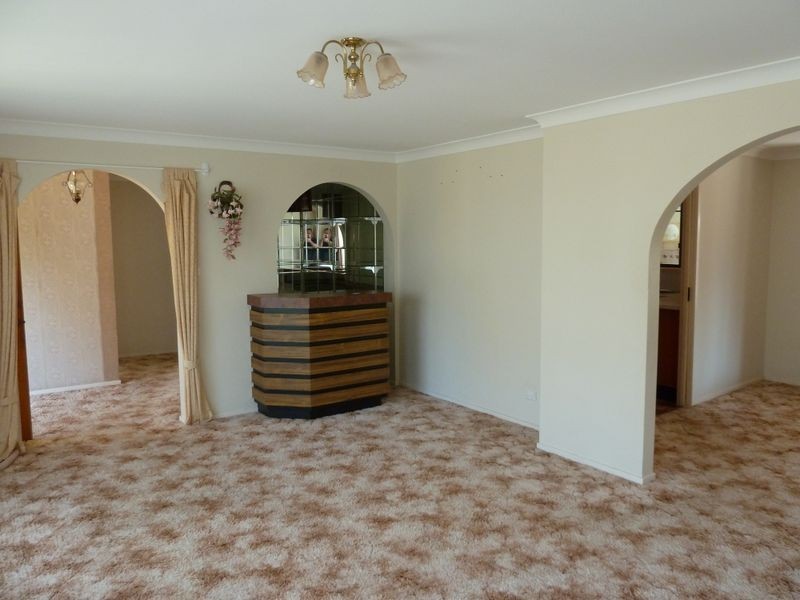 9 Friendship Key, Forster NSW 2428