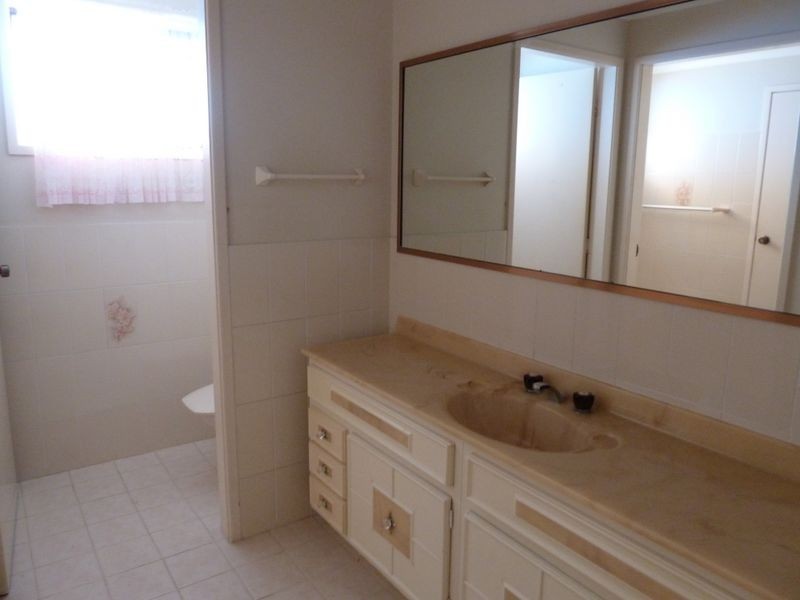 9 Friendship Key, Forster NSW 2428