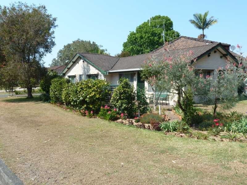 10 Elizabeth Parade, Forster NSW 2428