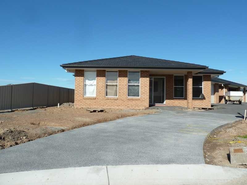 1/8 Wirrana Circuit, Forster NSW 2428