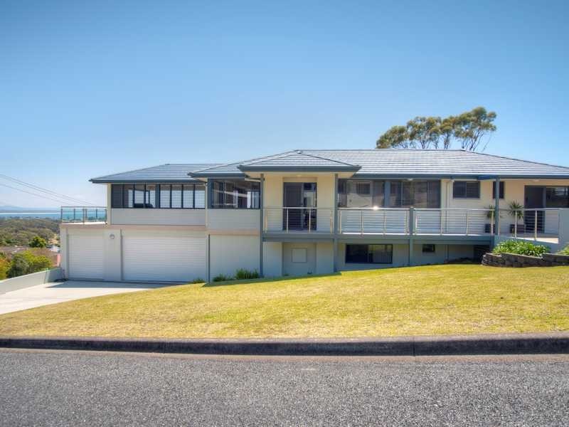1 Churchill Road, Forster NSW 2428