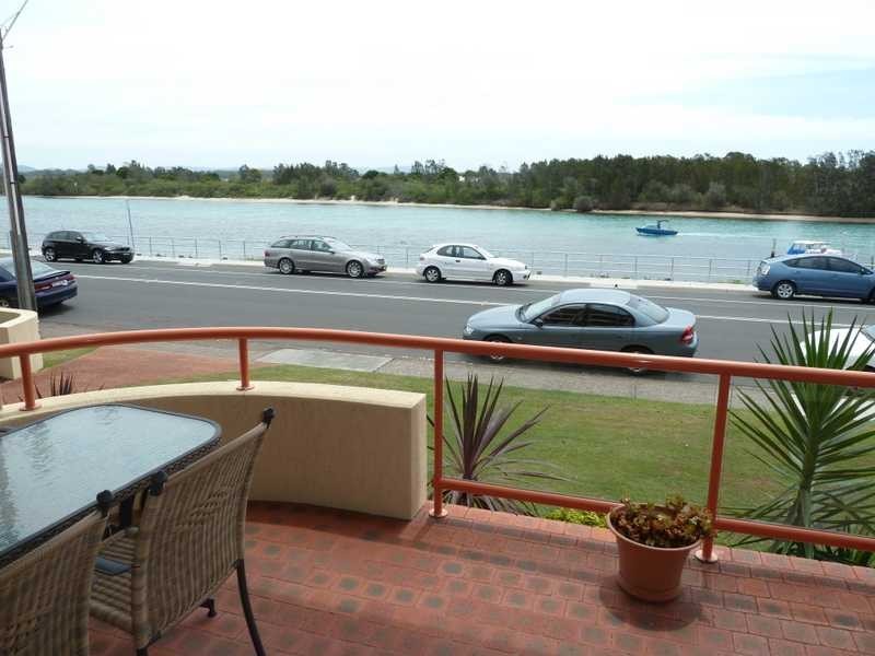 2/36 Little Street ‘Haven Waters’, Forster NSW 2428