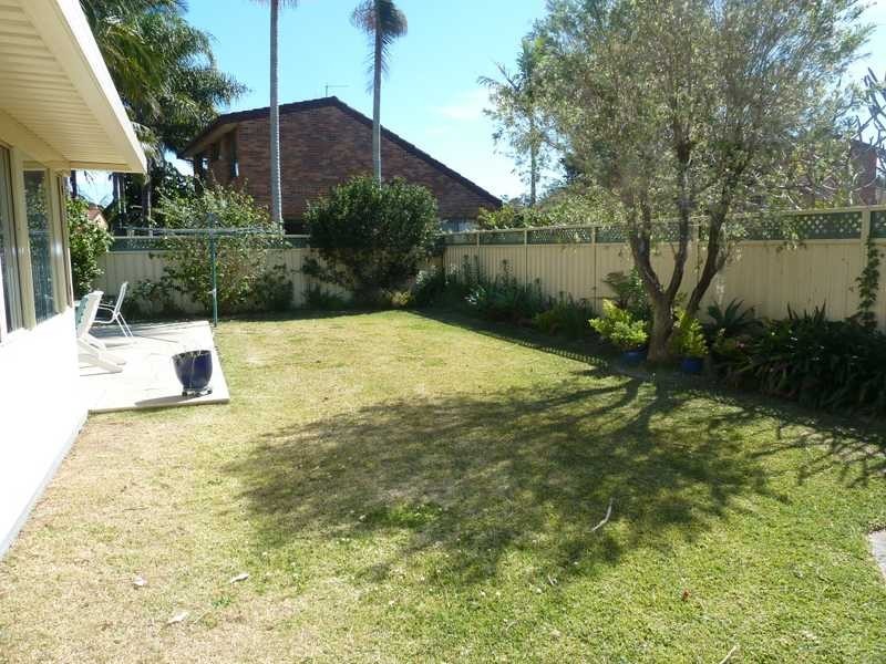 39 Taree Street, Tuncurry NSW 2428