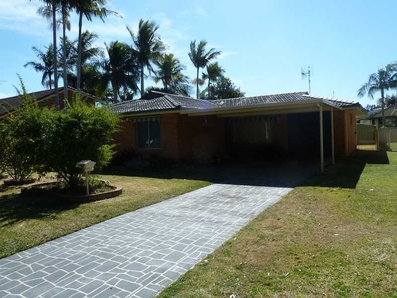 39 Taree Street, Tuncurry NSW 2428