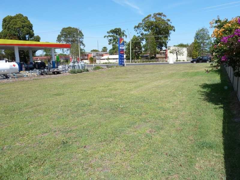 84 Macintosh Street, Forster NSW 2428