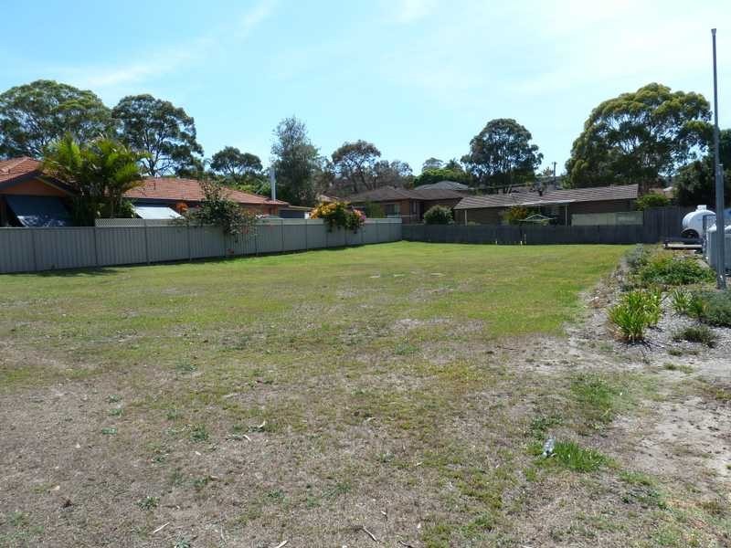 84 Macintosh Street, Forster NSW 2428