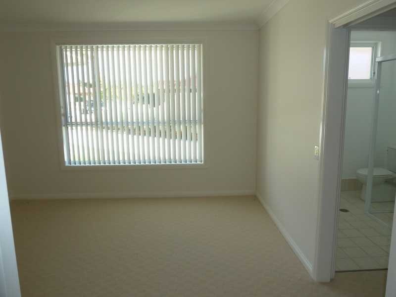2/23 Robina Grove, Forster NSW 2428