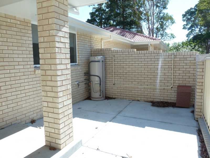 2/23 Robina Grove, Forster NSW 2428