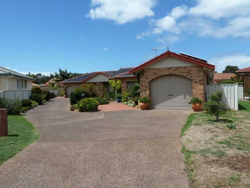 1/14 Commodore Place, Tuncurry NSW 2428