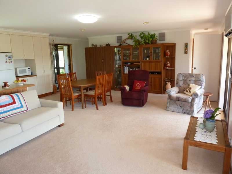 8 Frazer Avenue, Green Point NSW 2428