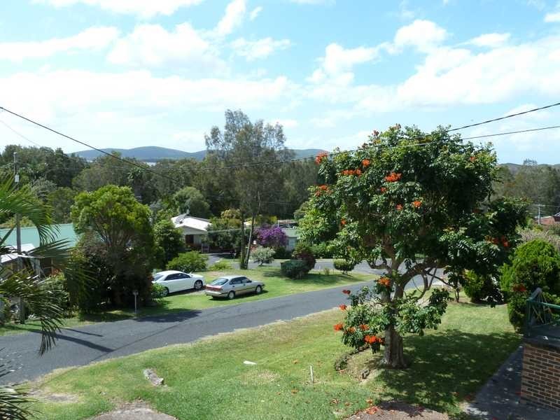 8 Frazer Avenue, Green Point NSW 2428