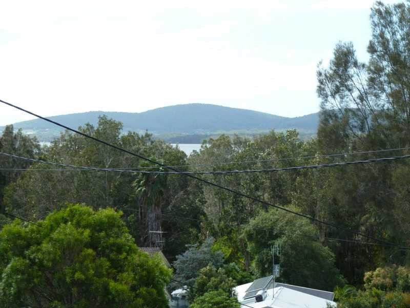 8 Frazer Avenue, Green Point NSW 2428