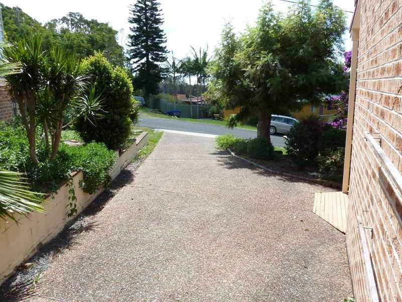 8 Frazer Avenue, Green Point NSW 2428