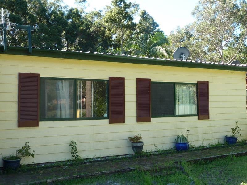 160 Greenpoint Drive, Green Point NSW 2428