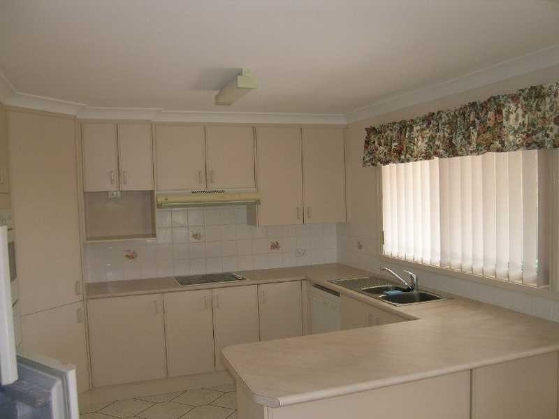 1/16 Amanda Crescent, Forster NSW 2428