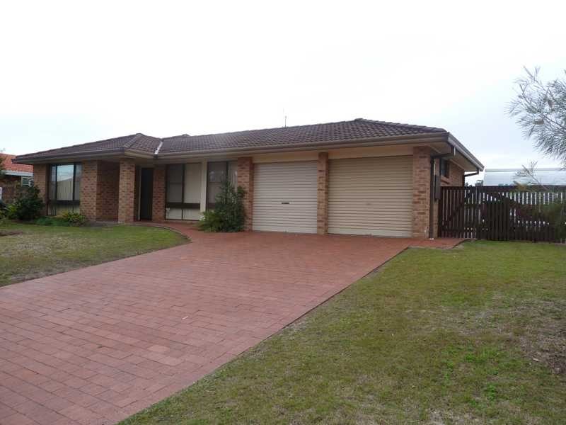 91 Taree Street, Tuncurry NSW 2428