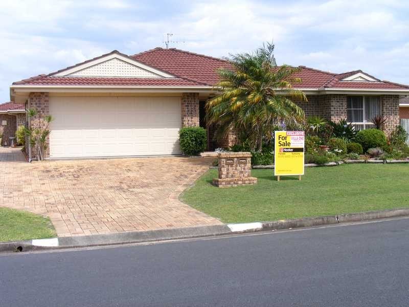 1/6 Bonventi Close, Tuncurry NSW 2428