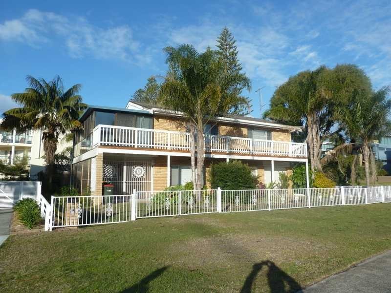 20 Beach Street, Tuncurry NSW 2428