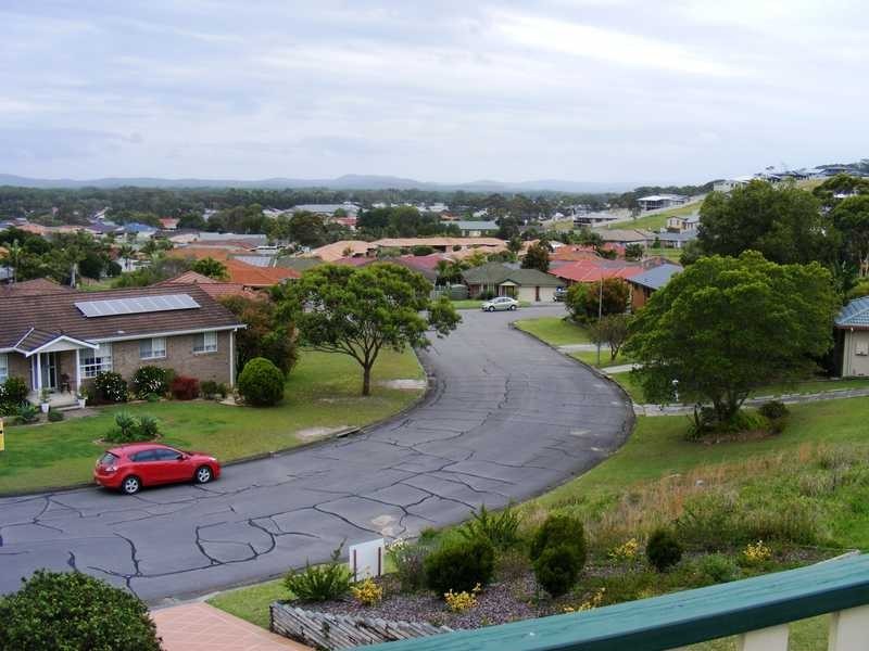 10 Minnibah Circuit, Forster NSW 2428