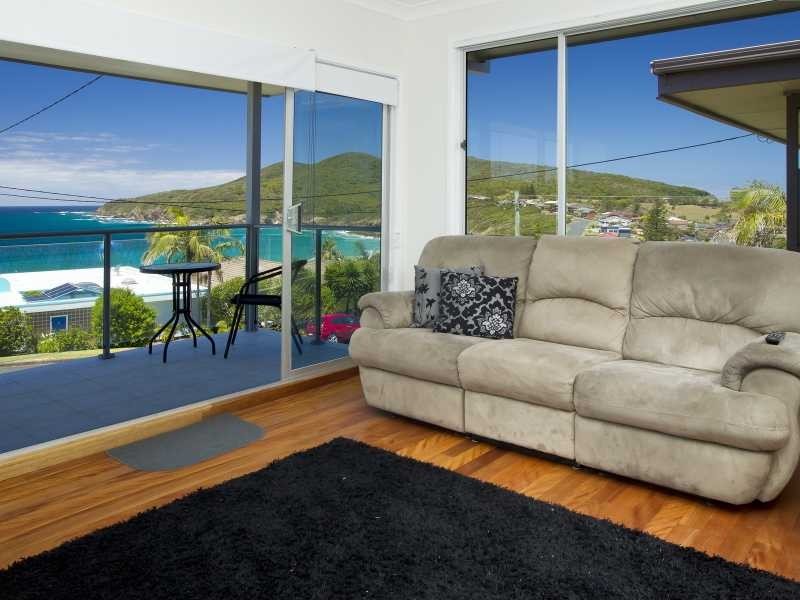 3 Lakeview Crescent, Forster NSW 2428
