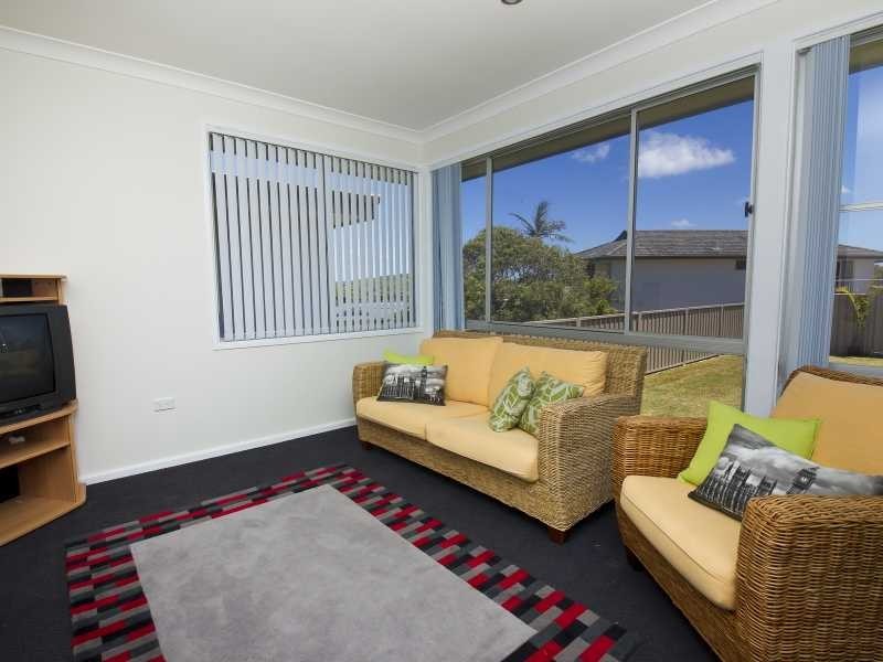 3 Lakeview Crescent, Forster NSW 2428