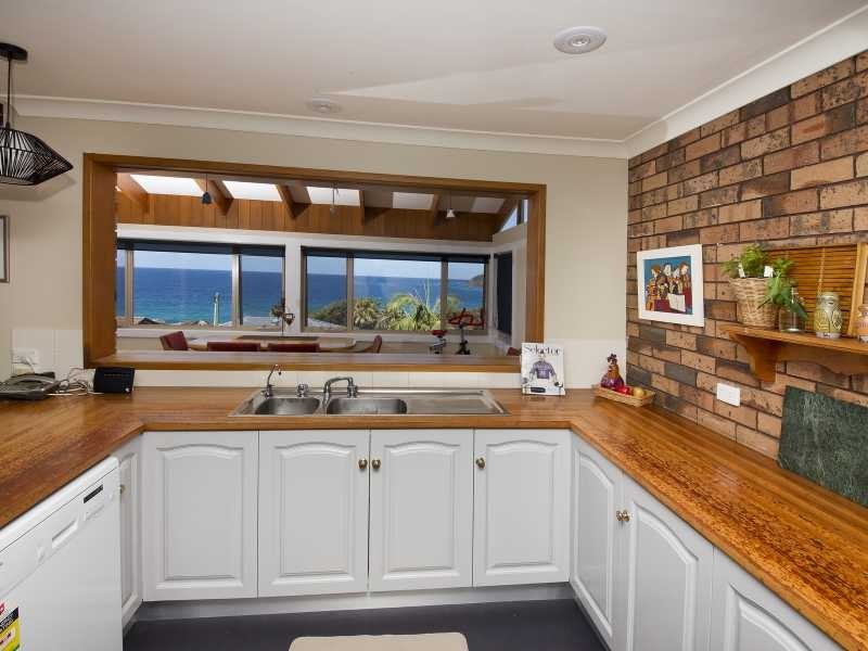 10 Lakeview Crescent, Forster NSW 2428