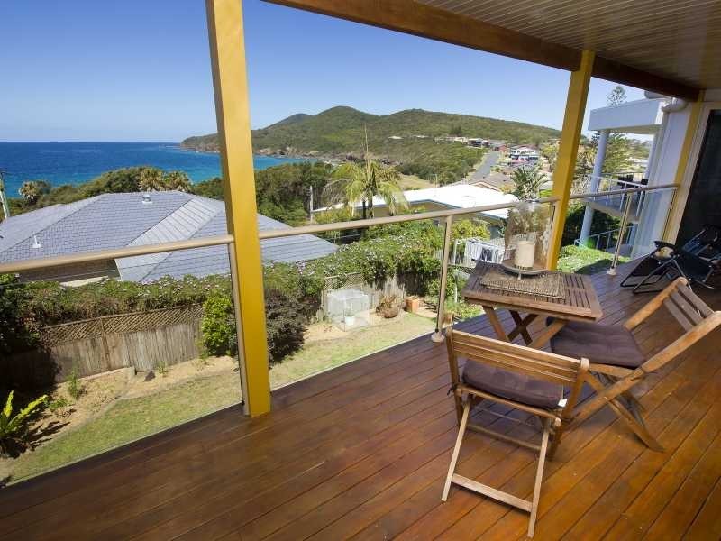 10 Lakeview Crescent, Forster NSW 2428