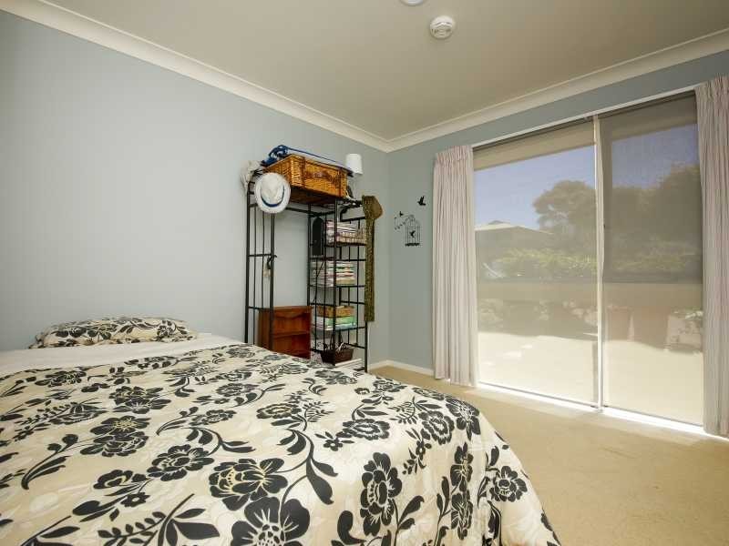 10 Lakeview Crescent, Forster NSW 2428
