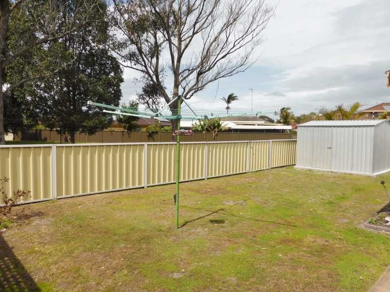 40 Elizabeth Parade, Forster NSW 2428