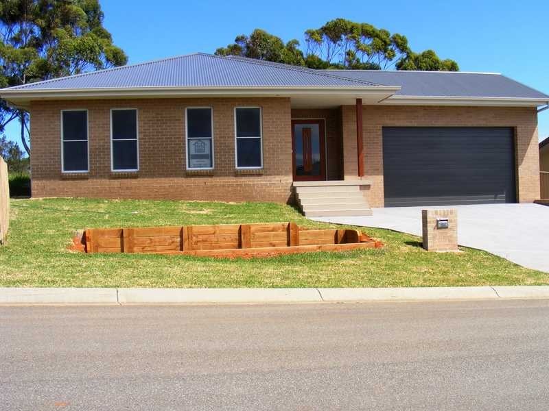 24 Isabella Parade, Forster NSW 2428