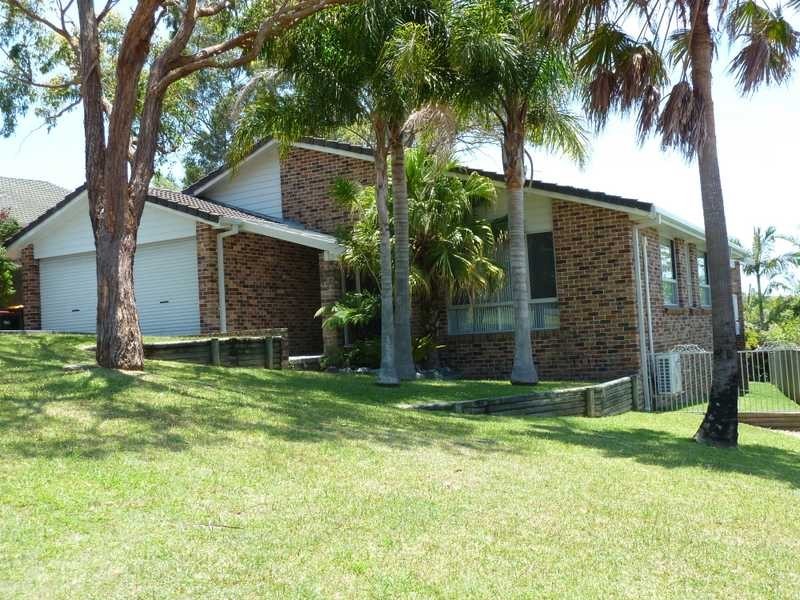 8 Zamia Place, Forster NSW 2428