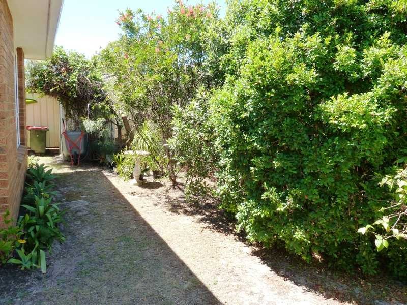 2/74 Hind Avenue, Forster NSW 2428