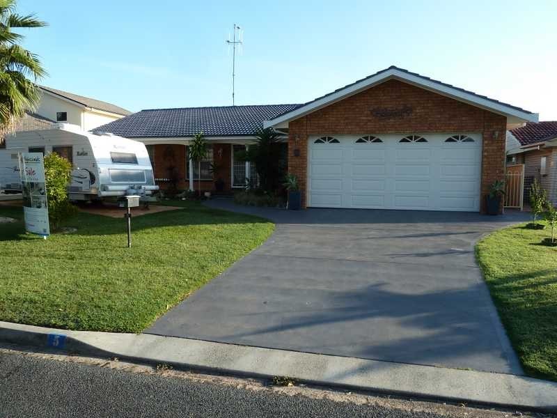5 Elouera Crescent, Forster NSW 2428