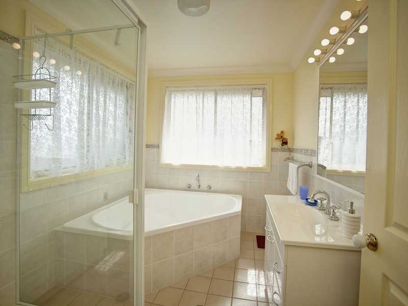 3 Royal Palm Place, Forster NSW 2428