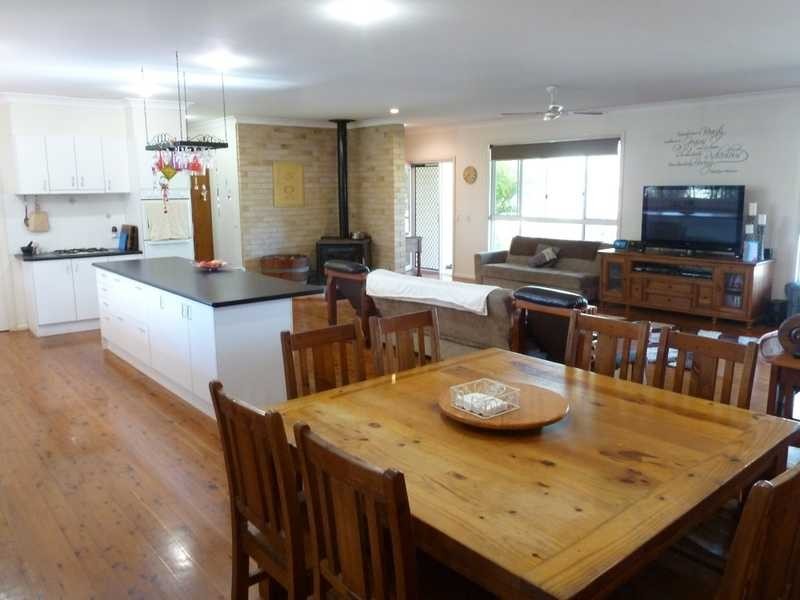 10 Federation Drive, Hallidays Point NSW 2430