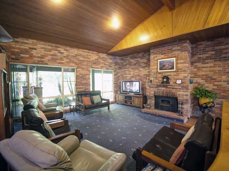 27 Tulloch Road, Tuncurry NSW 2428