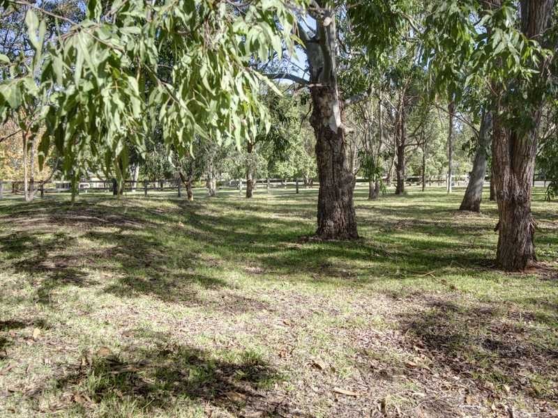 27 Tulloch Road, Tuncurry NSW 2428