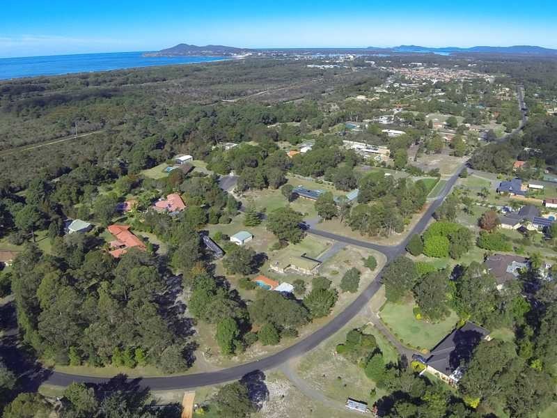 27 Tulloch Road, Tuncurry NSW 2428