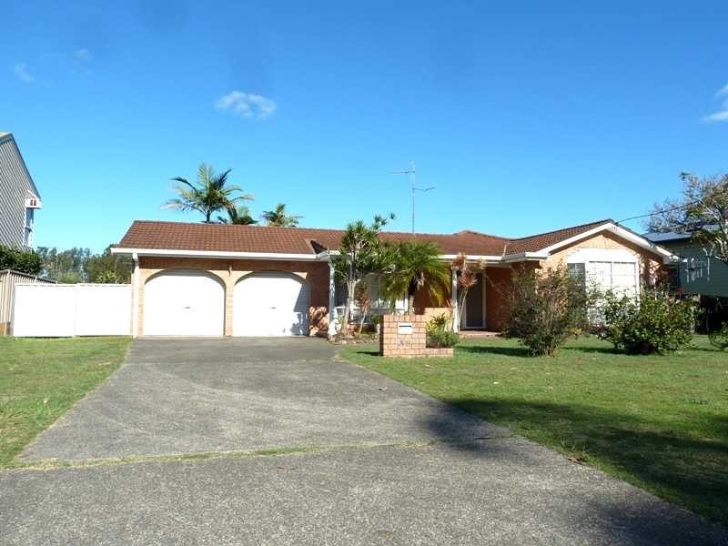 38 South Street, Tuncurry NSW 2428