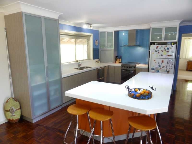 73 Lakeview Crescent, Forster NSW 2428