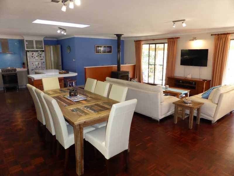 73 Lakeview Crescent, Forster NSW 2428