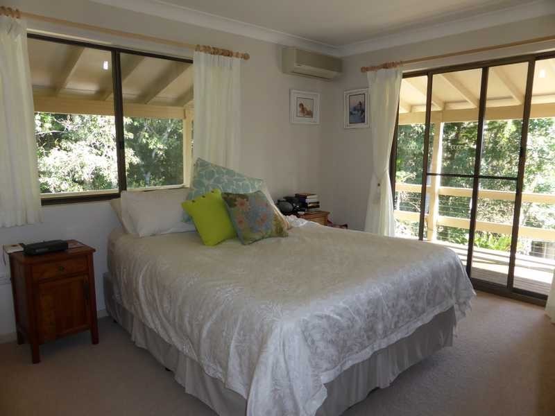 73 Lakeview Crescent, Forster NSW 2428