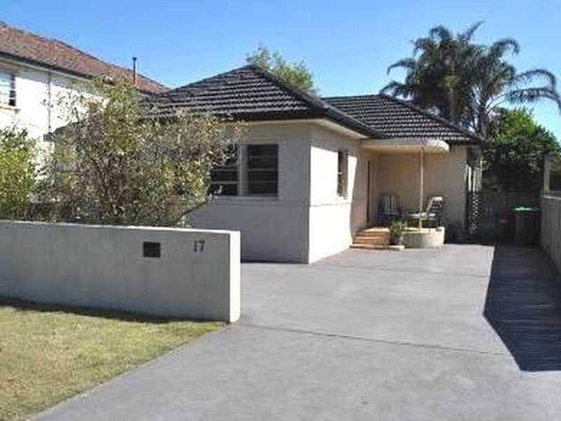 17 Robert Street, Forster NSW 2428