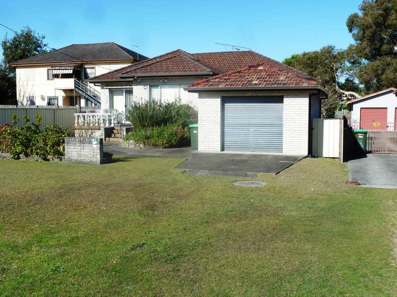 18 Middle Street, Forster NSW 2428