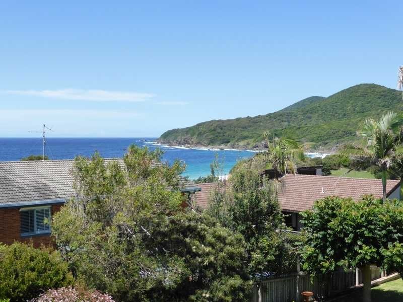 18 Lakeview Crescent, Forster NSW 2428