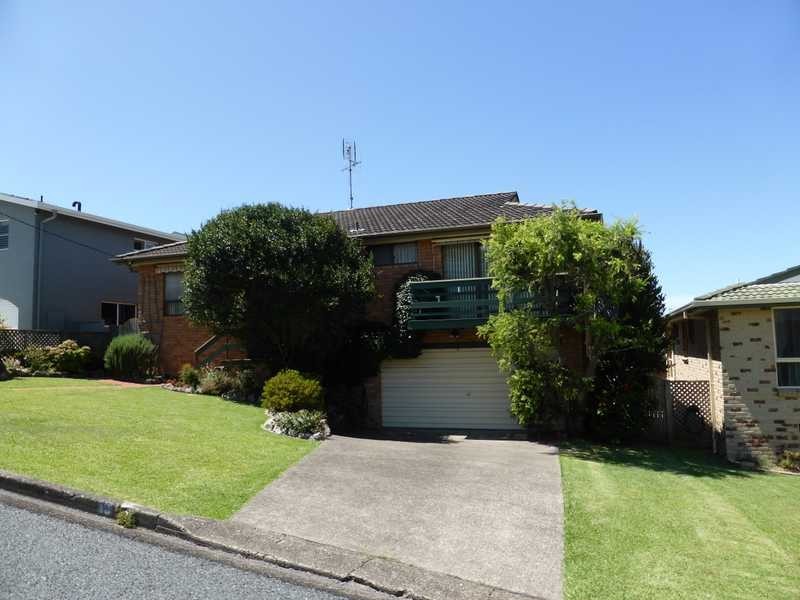 18 Lakeview Crescent, Forster NSW 2428