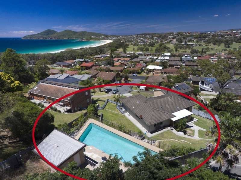 2 Margot Crescent, Forster NSW 2428