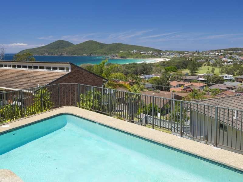 2 Margot Crescent, Forster NSW 2428